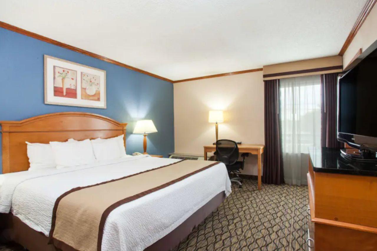 Baymont By Wyndham Madison Heights Detroit Area Otel Dış mekan fotoğraf