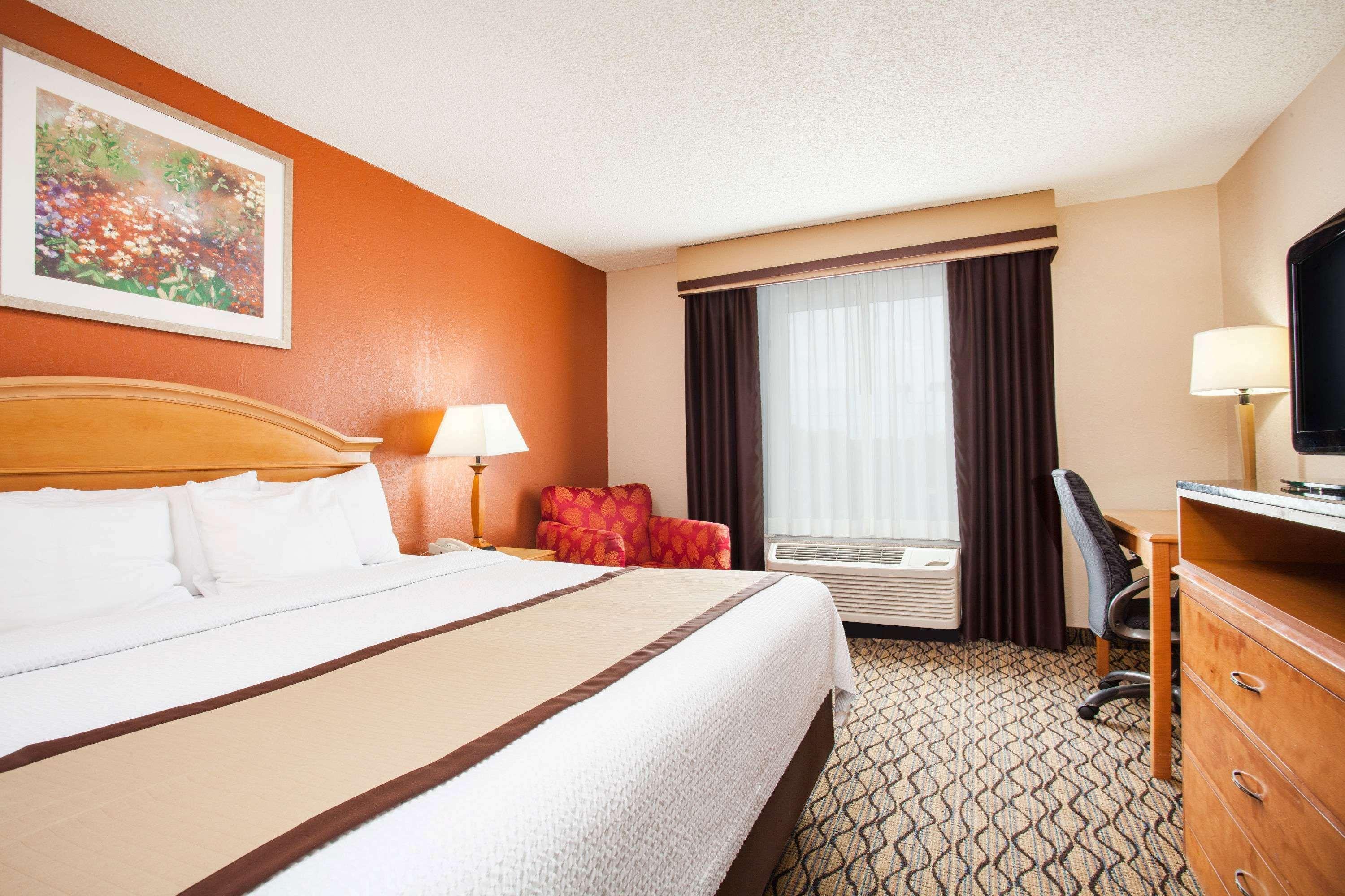 Baymont By Wyndham Madison Heights Detroit Area Otel Dış mekan fotoğraf