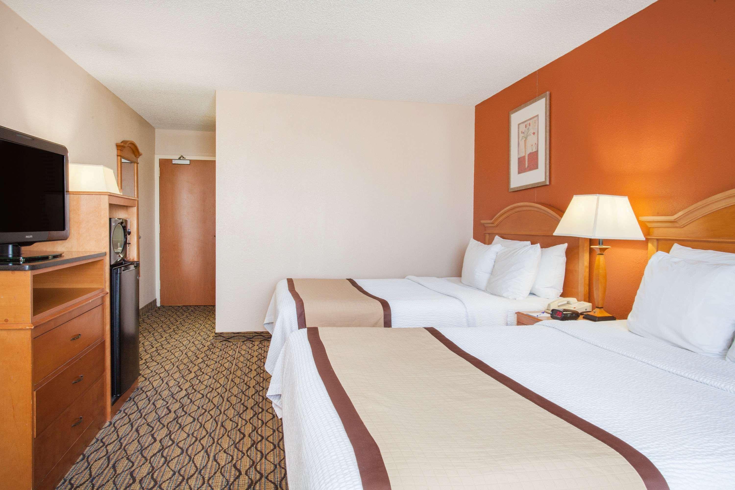 Baymont By Wyndham Madison Heights Detroit Area Otel Dış mekan fotoğraf