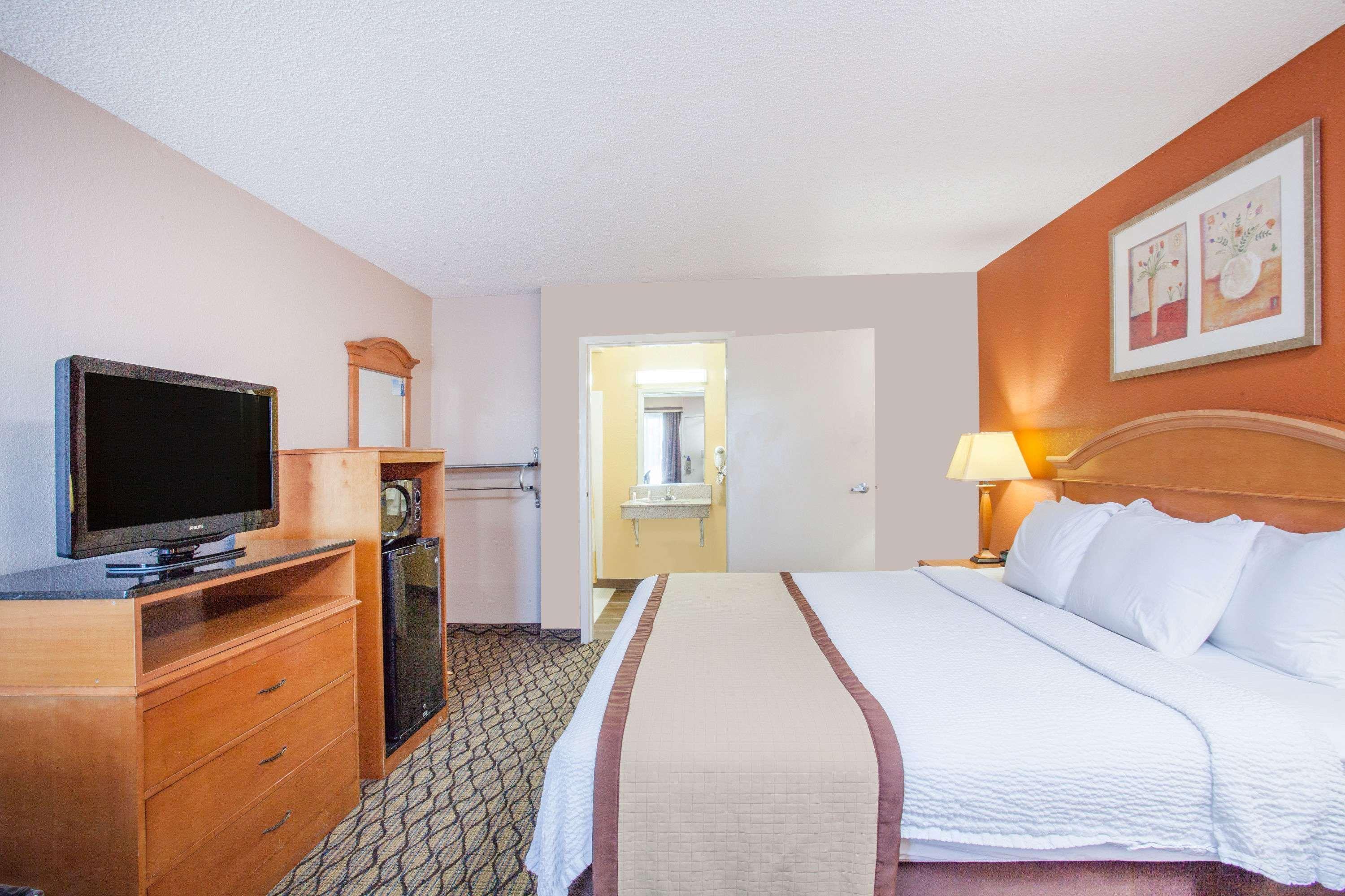 Baymont By Wyndham Madison Heights Detroit Area Otel Dış mekan fotoğraf